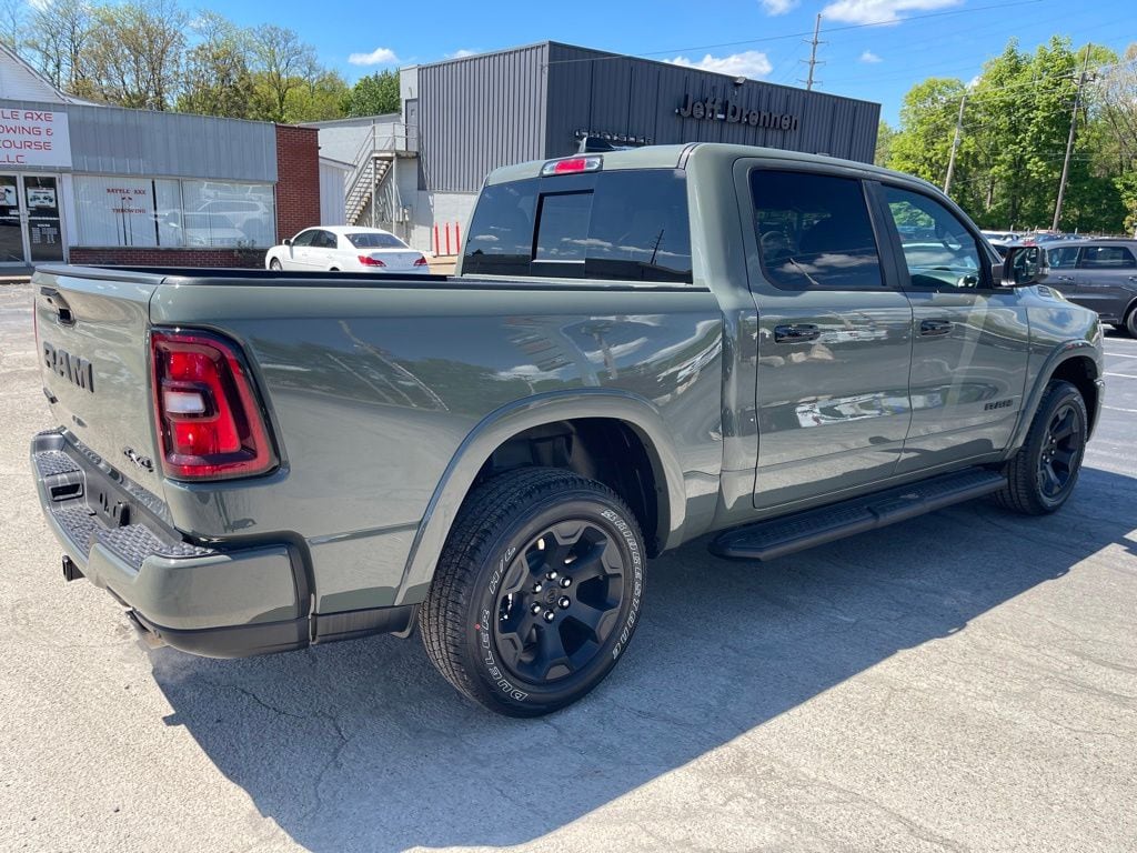 New 2026 Ram 1500 BIG HORN CREW CAB 4X4 5'7 BOX Pickup