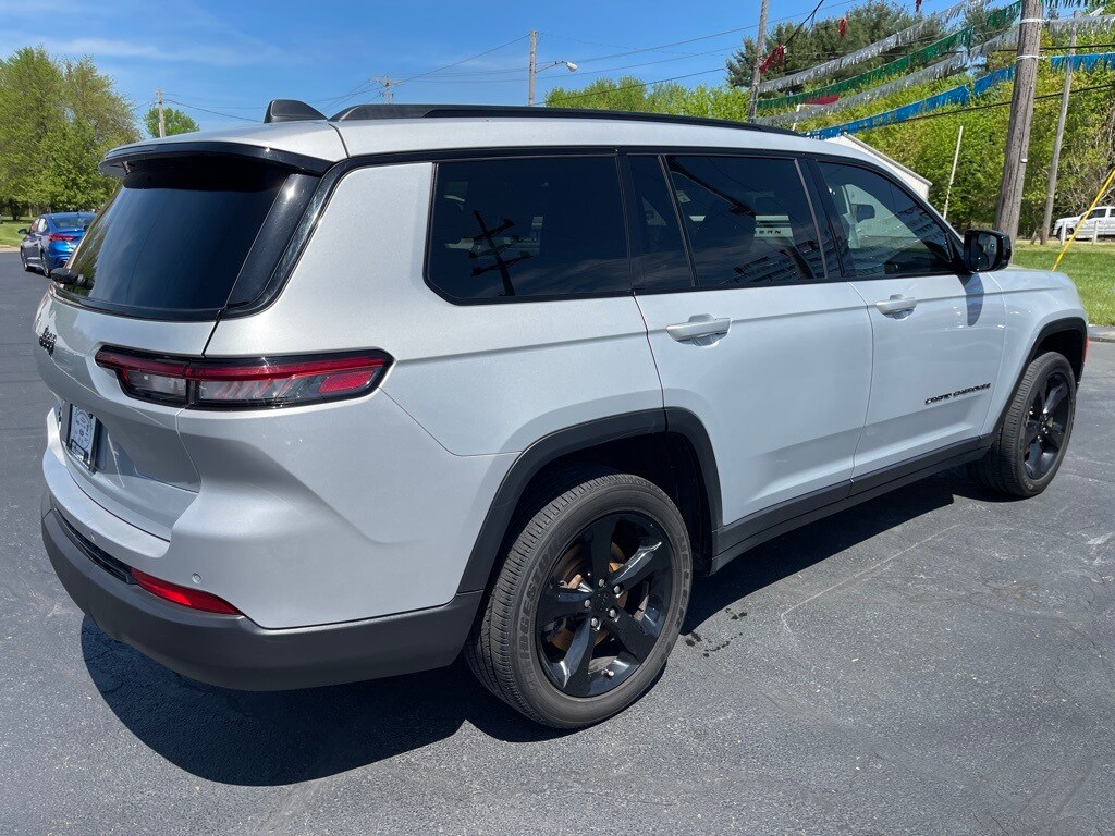 2022 Jeep Grand Cherokee L photo 3