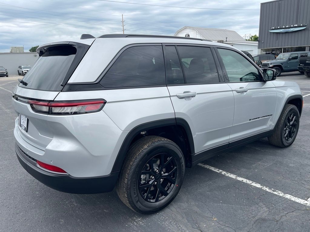 New 2026 Jeep Grand Cherokee LAREDO ALTITUDE 4X4 Sport Utility