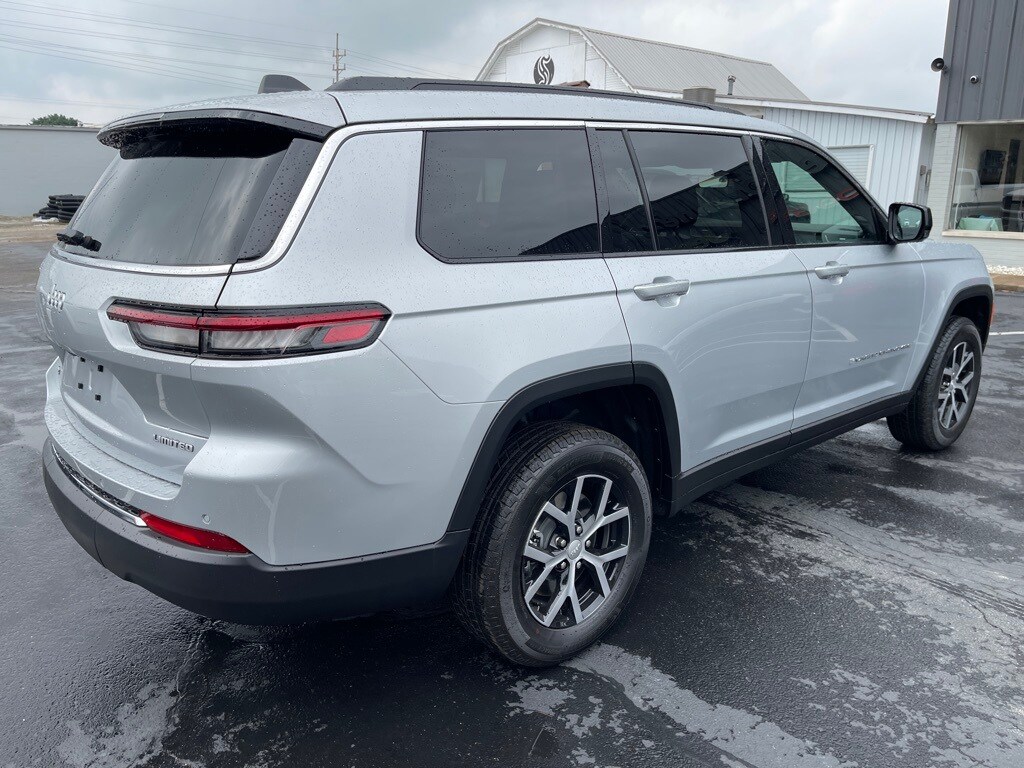 2025 Jeep Grand Cherokee Limited photo 3