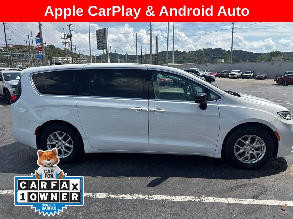 Used 2024 Chrysler Pacifica Touring L Minivan/Van