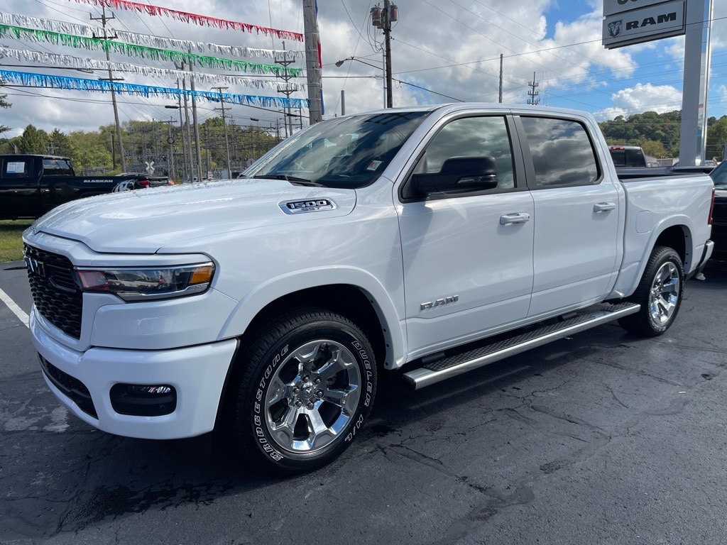 New 2025 Ram 1500 BIG HORN CREW CAB 4X4 5'7 BOX Pickup