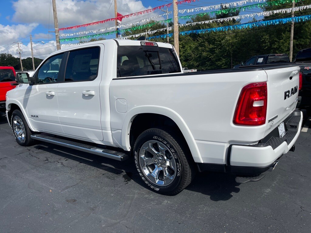 New 2025 Ram 1500 BIG HORN CREW CAB 4X4 5'7 BOX Pickup