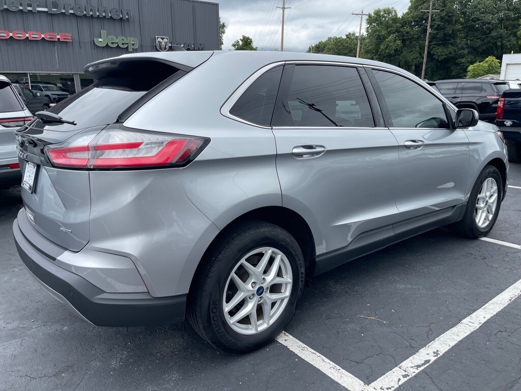 2022 Ford Edge SEL photo 3
