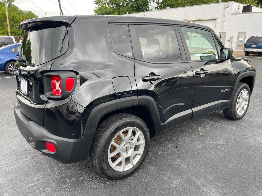 2023 Jeep Renegade Latitude Upland photo 3