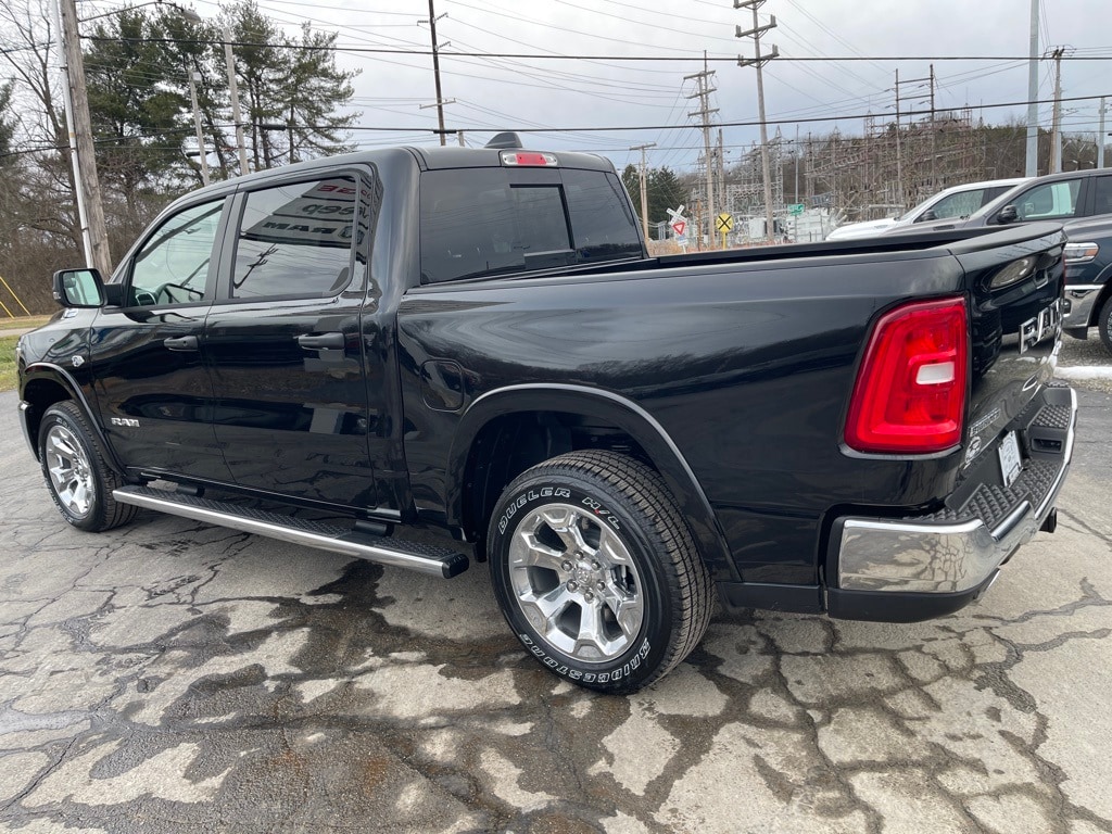 New 2026 Ram 1500 BIG HORN CREW CAB 4X4 5'7 BOX Pickup