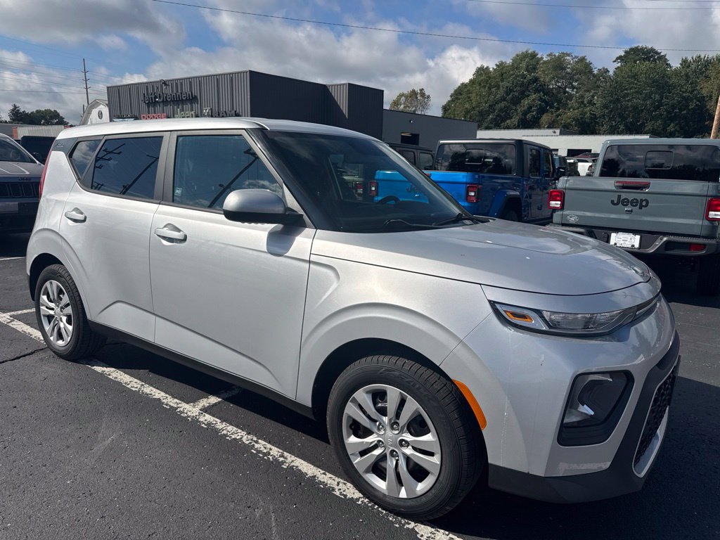 Used 2020 Kia Soul LX with VIN KNDJ23AU1L7075156 for sale in Coshocton, OH