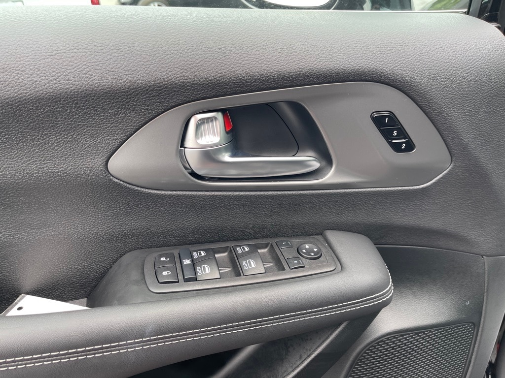 2026 Chrysler Pacifica Select - Photo 22