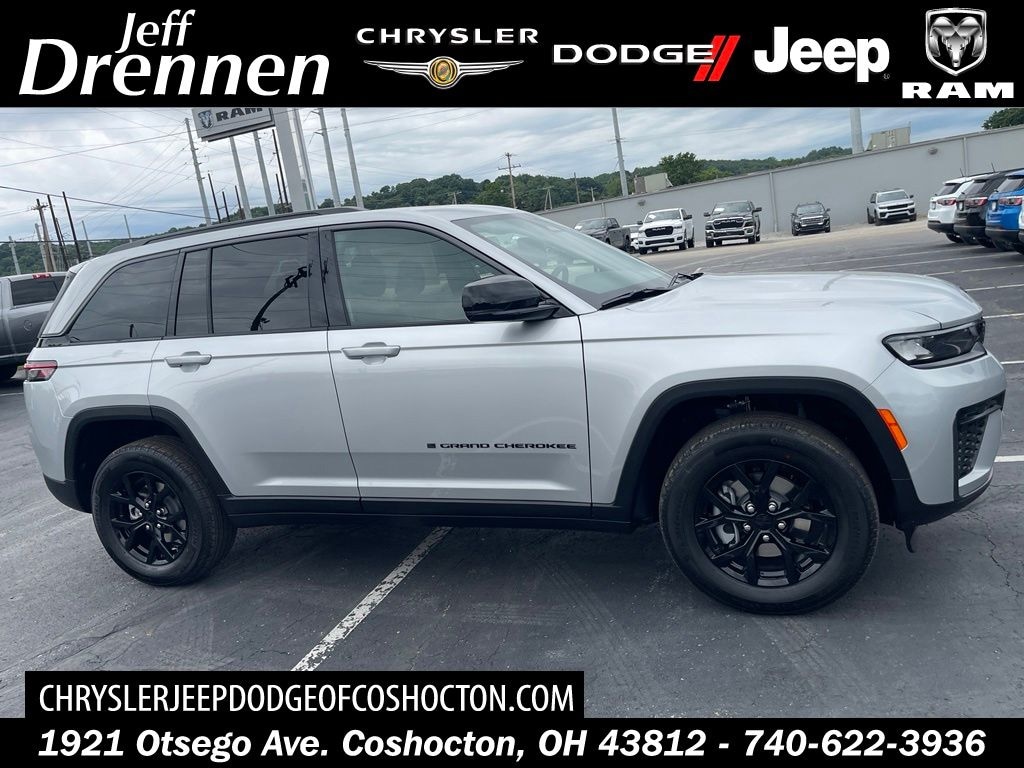 New 2026 Jeep Grand Cherokee LAREDO ALTITUDE 4X4 Sport Utility