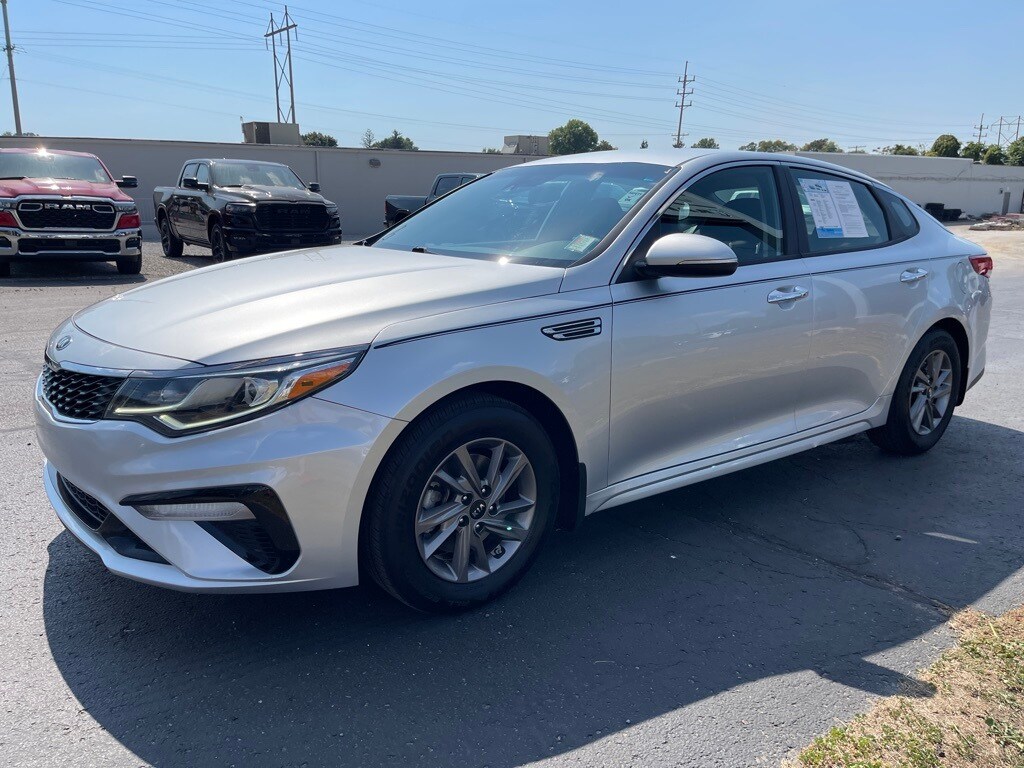 2020 Kia Optima LX photo 2