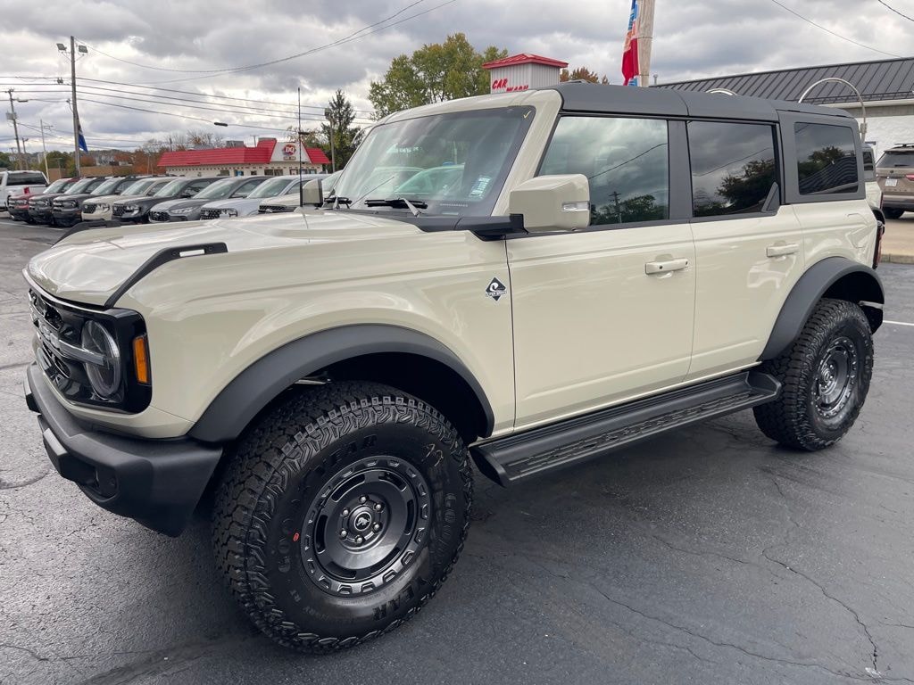 New 2025 Ford Bronco Outer Banks SUV