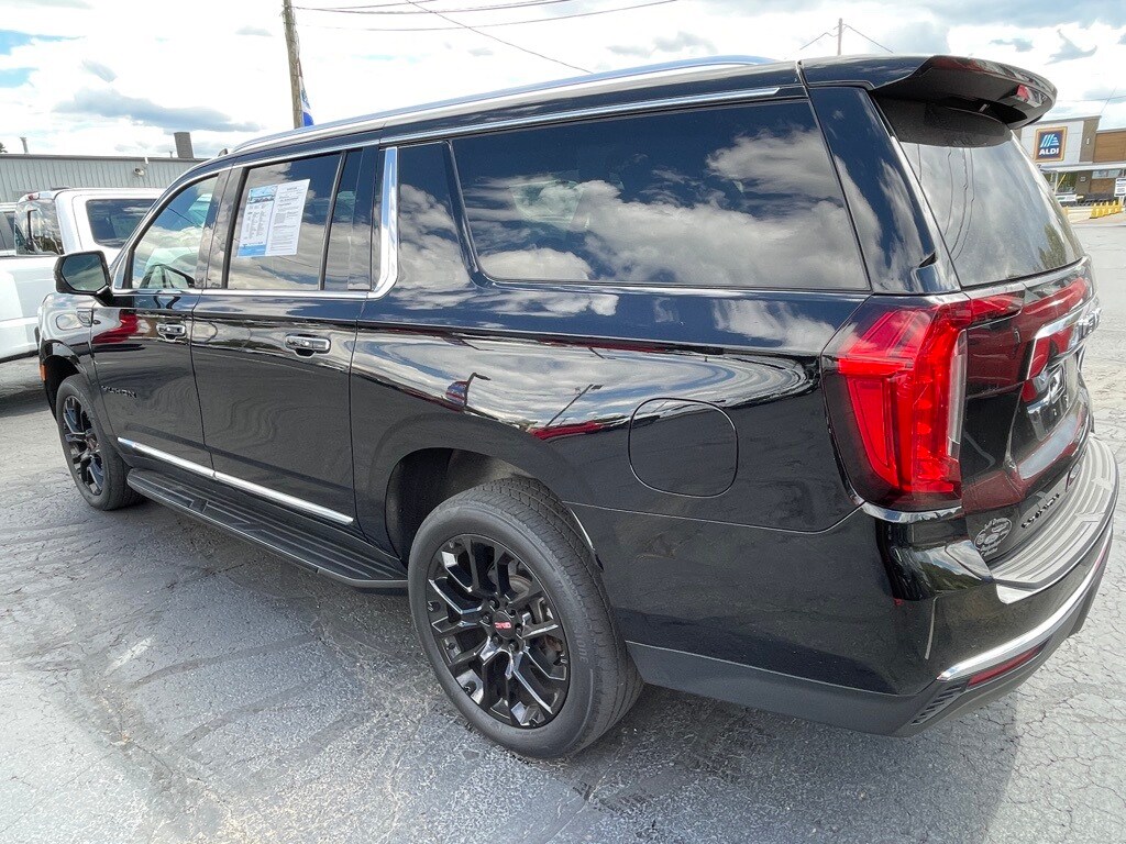2022 Gmc Yukon XL SLT photo 3