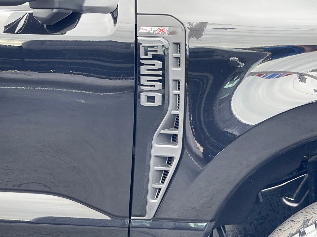 2026 Ford F-250 Super Duty XL - Photo 9