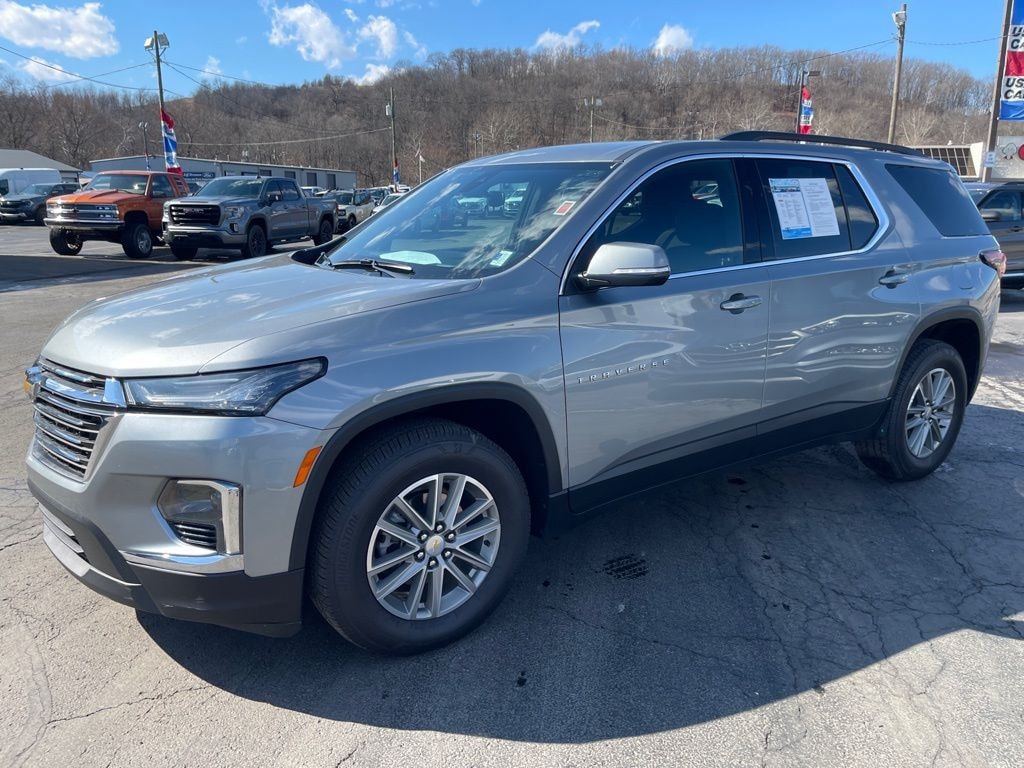 Used 2023 Chevrolet Traverse LT SUV