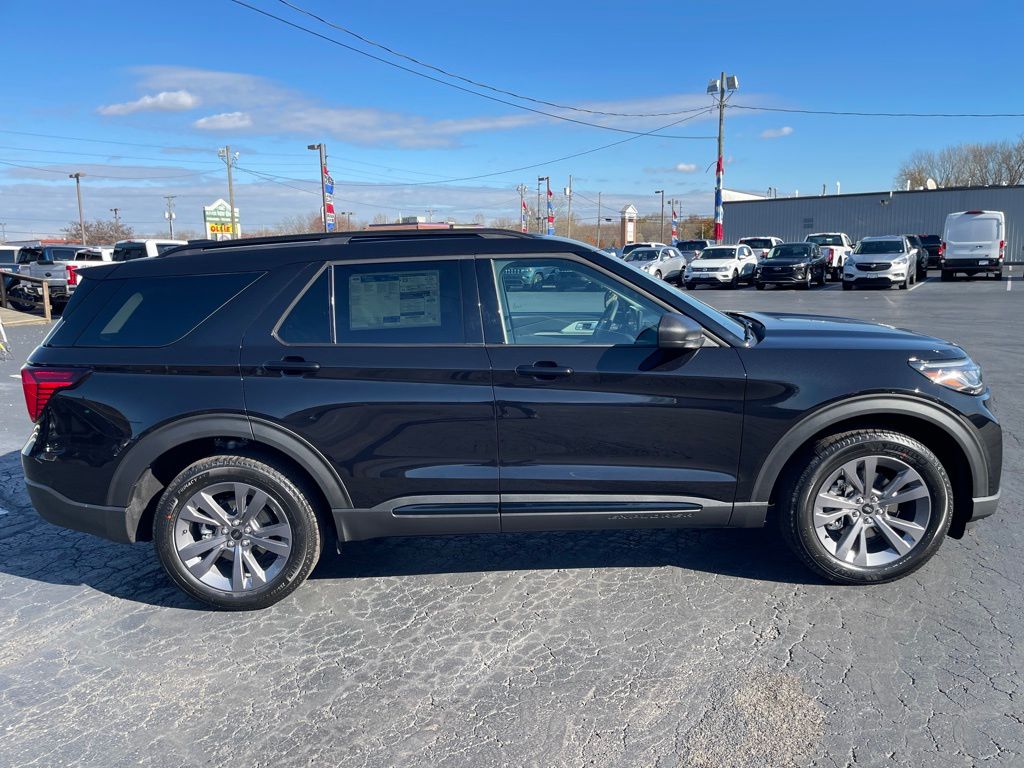 2026 Ford Explorer Active - Photo 8