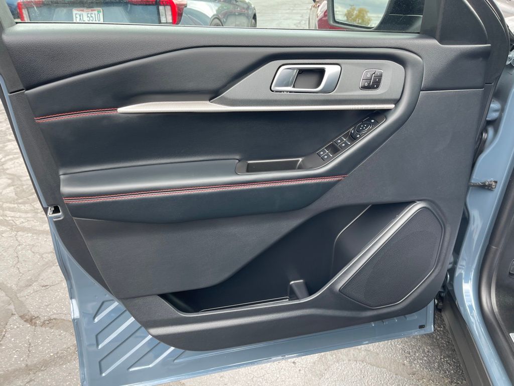 2026 Ford Explorer ST-Line - Photo 22
