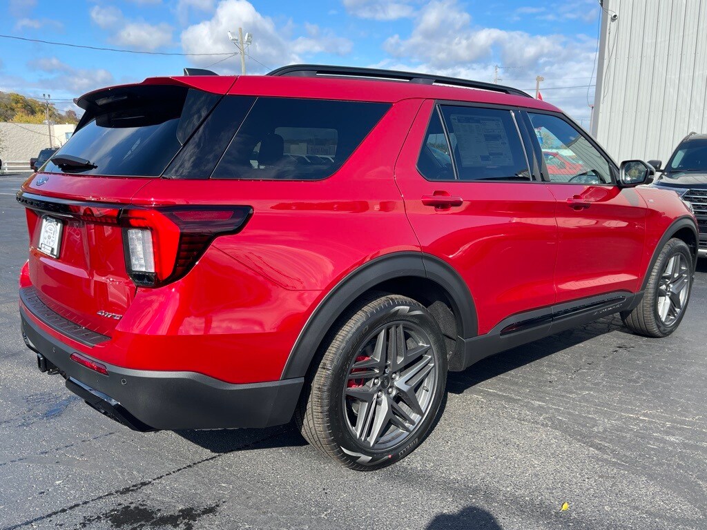 2026 Ford Explorer ST-Line photo 3