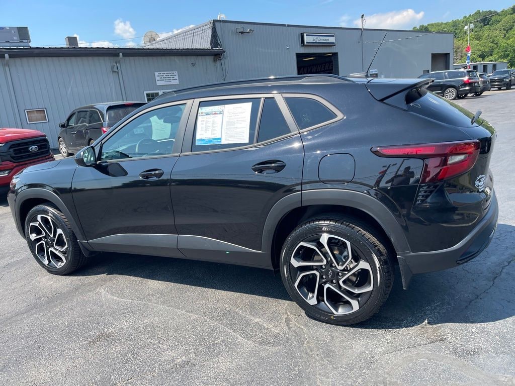 Used 2024 Chevrolet Trax 2RS SUV