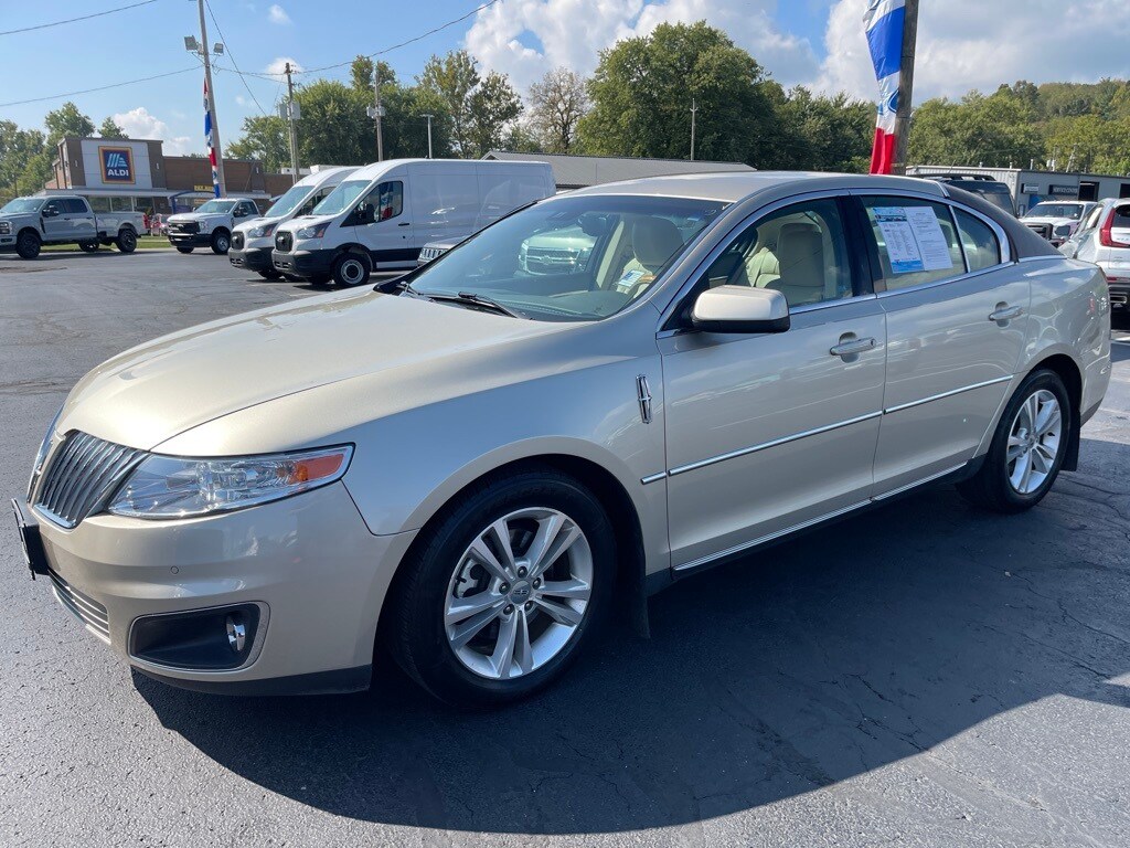2011 Lincoln MKS Base photo 2