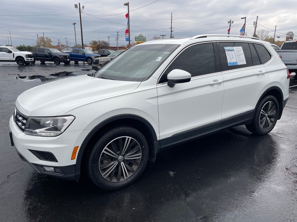 Used 2018 Volkswagen Tiguan SEL with VIN 3VV2B7AX8JM144659 for sale in Coshocton, OH