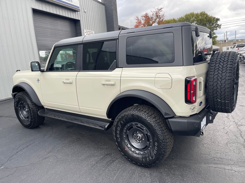 New 2025 Ford Bronco Outer Banks SUV