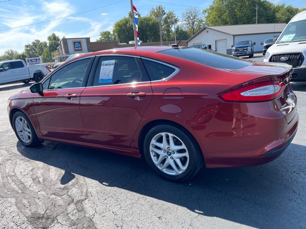 2014 Ford Fusion SE photo 4