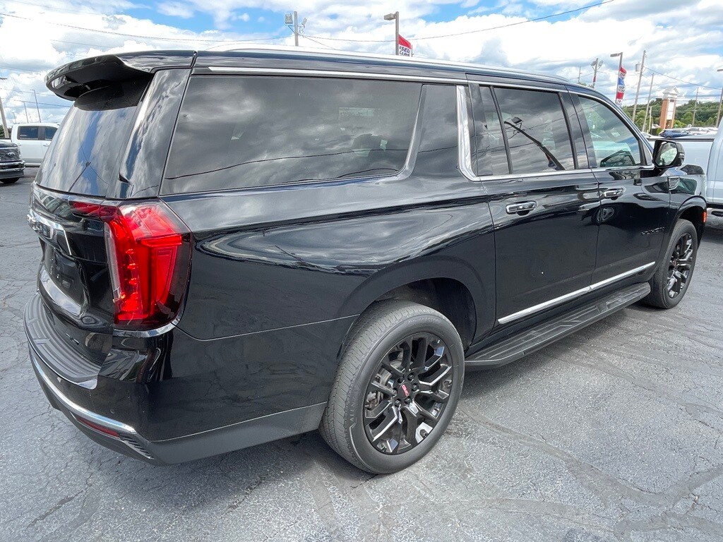 2022 Gmc Yukon XL SLT photo 2