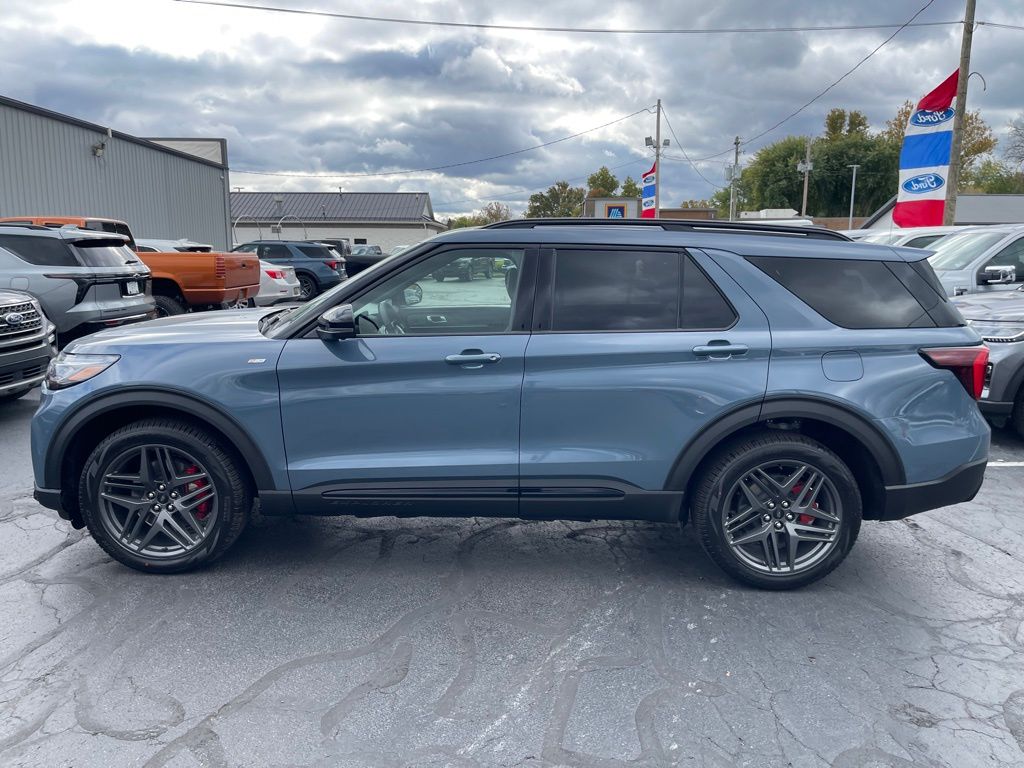 2026 Ford Explorer ST-Line - Photo 9