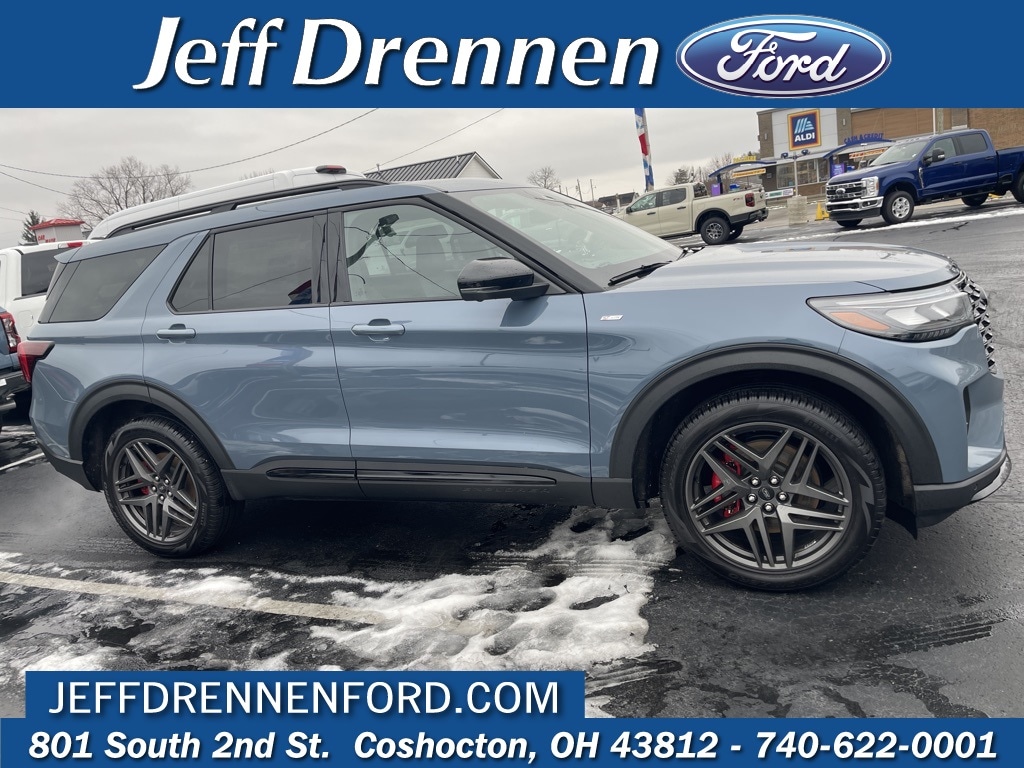 2025 Ford Explorer ST-LINE's photo