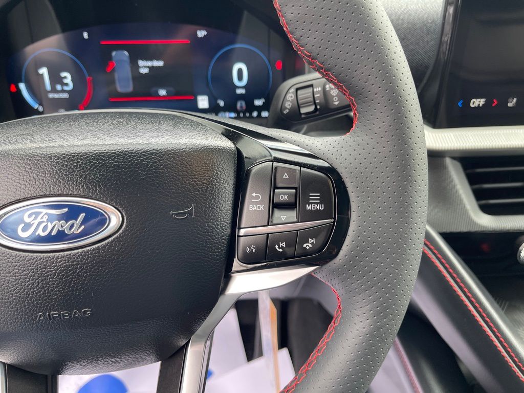 2026 Ford Explorer ST-Line - Photo 16