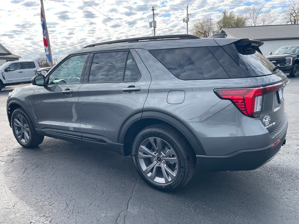 2026 Ford Explorer photo 4