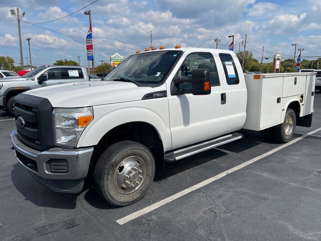 2016 Ford F-350 photo 2