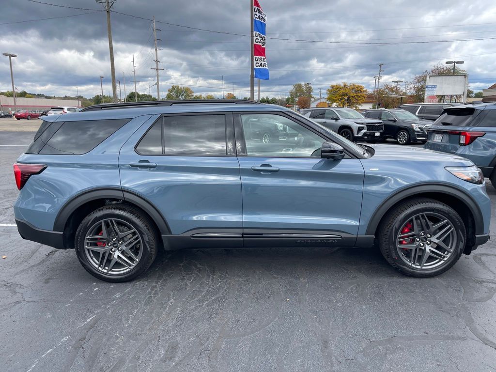 2026 Ford Explorer ST-Line - Photo 8