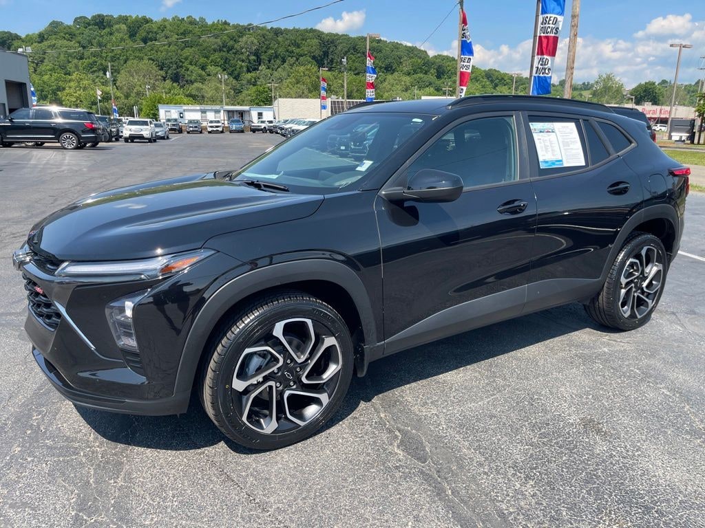 Used 2024 Chevrolet Trax 2RS SUV
