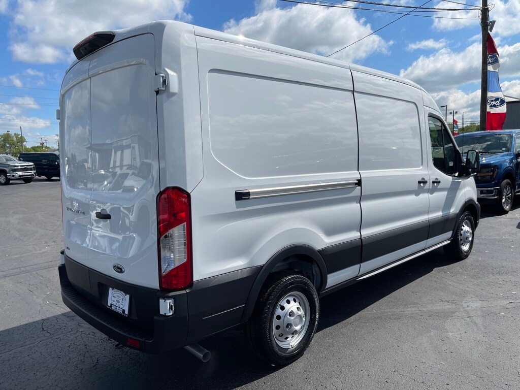 2025 Ford Transit photo 3