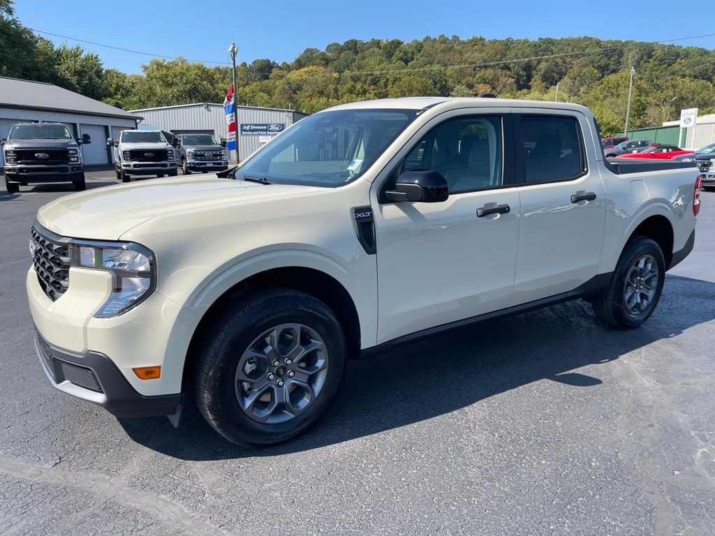 New 2025 Ford Maverick XLT Truck
