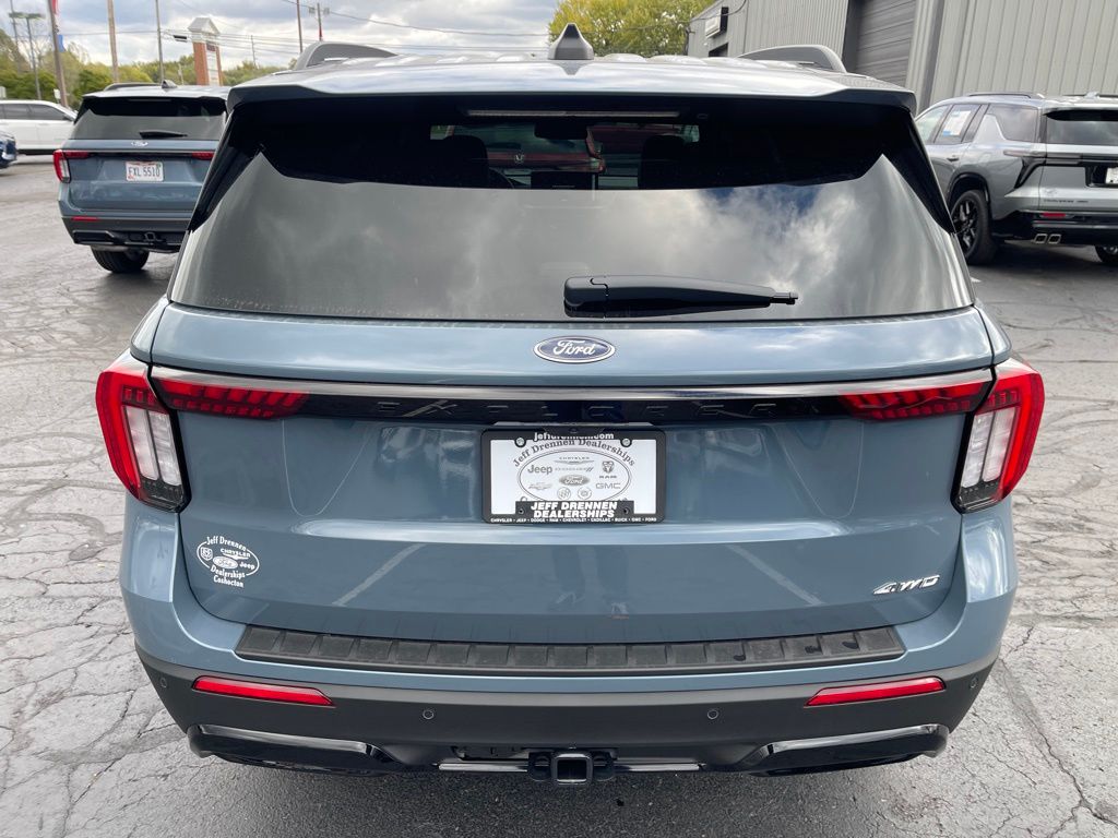 2026 Ford Explorer ST-Line - Photo 6