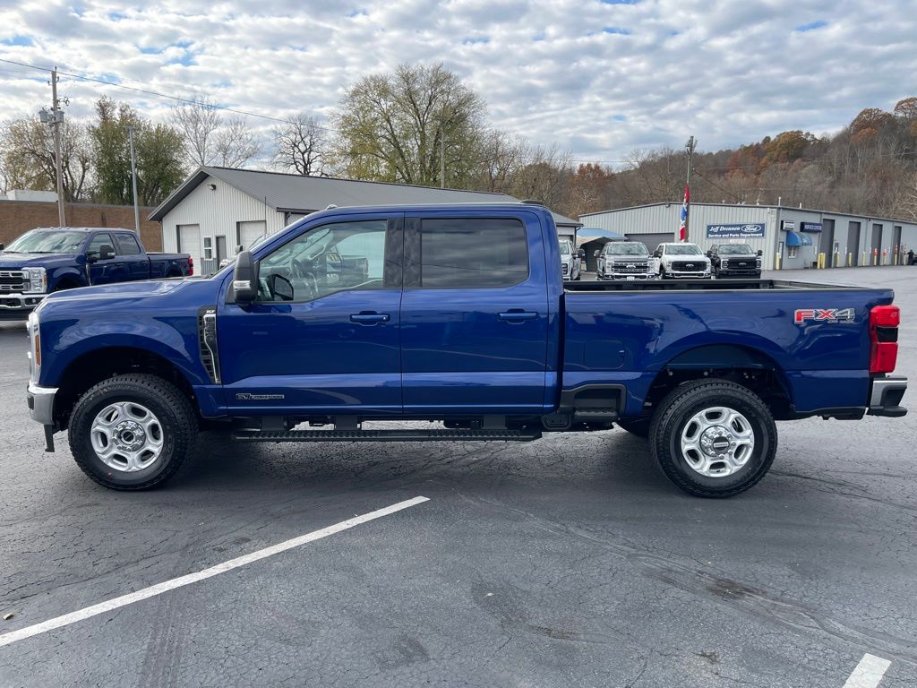 2026 Ford F-350 Super Duty XLT - Photo 8