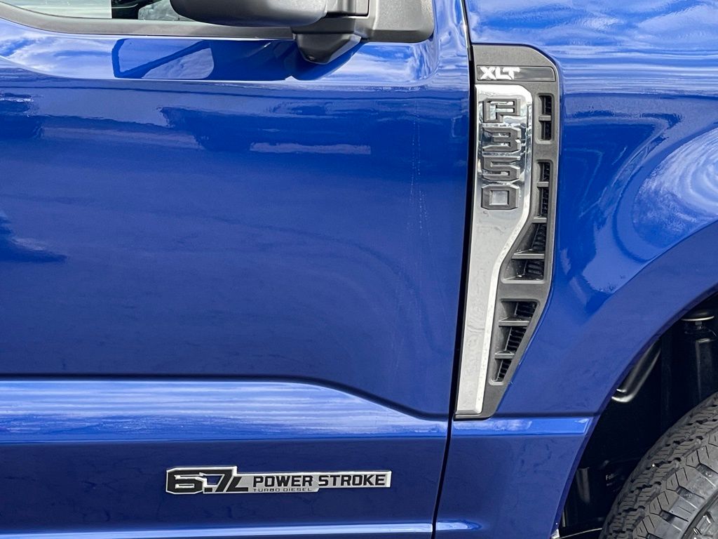 2026 Ford F-350 Super Duty XLT - Photo 9