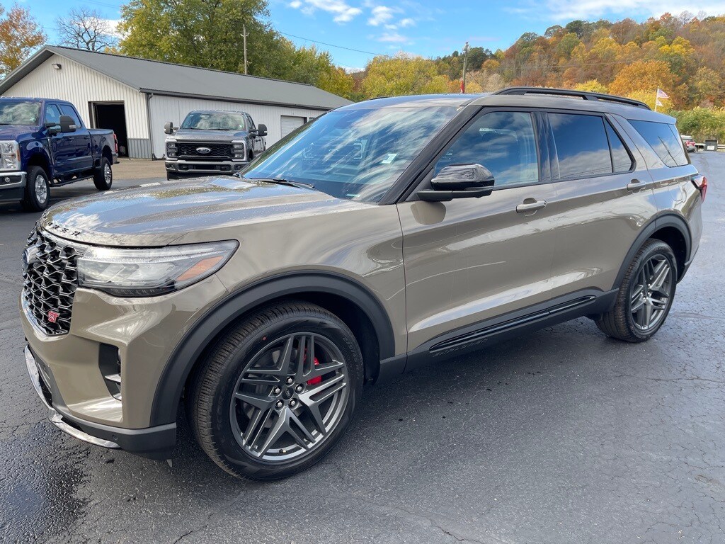 2026 Ford Explorer ST photo 2