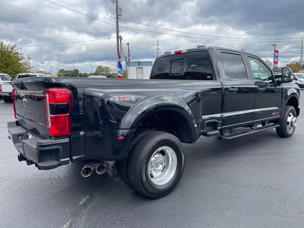 2026 Ford F-350 photo 3