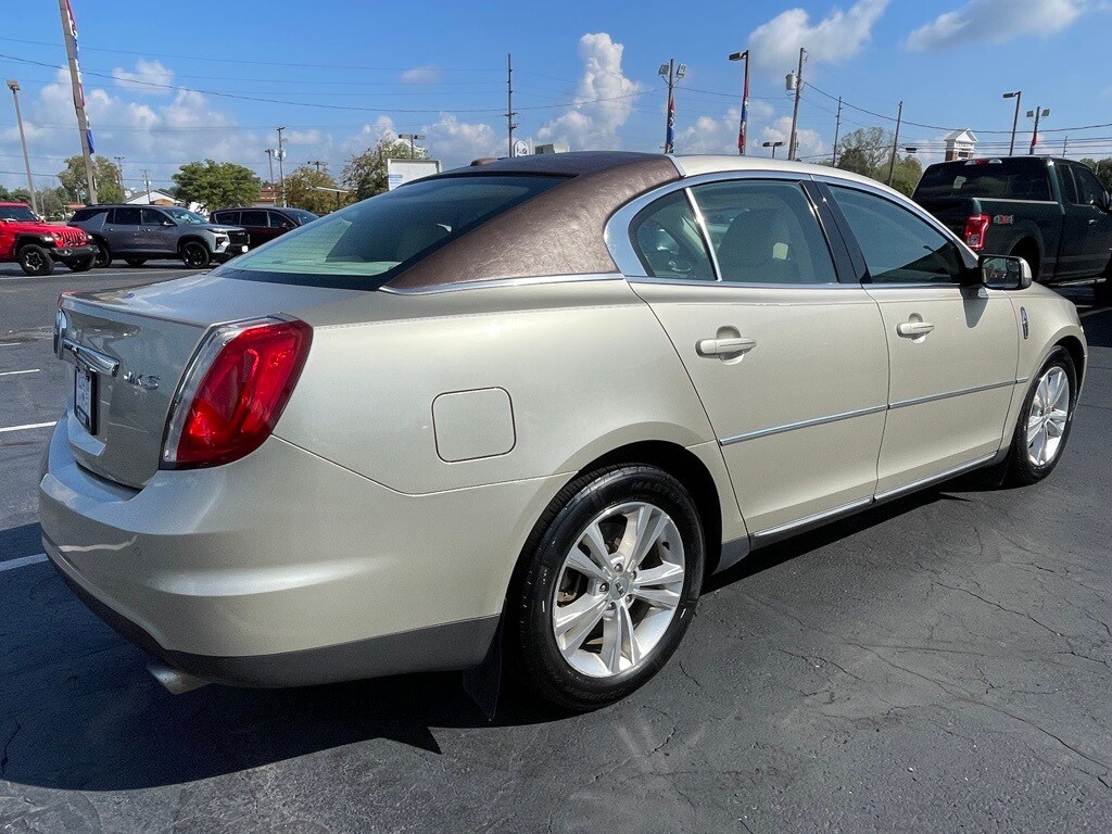 2011 Lincoln MKS Base photo 3