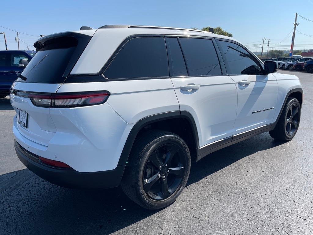 Used 2023 Jeep Grand Cherokee Altitude SUV