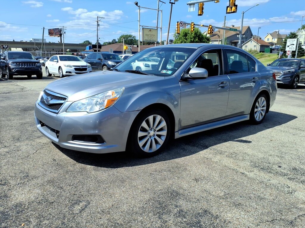 Used 2011 Subaru Legacy 2.5i Limited w/Power Moonroof Sedan