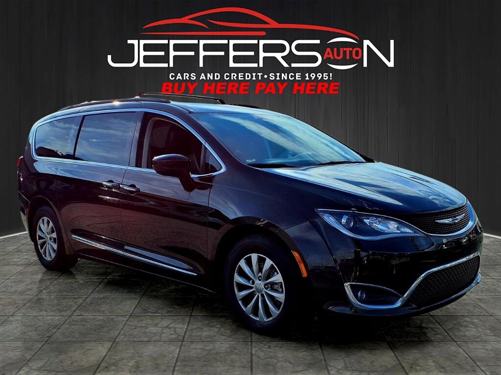 Used 2017 Chrysler Pacifica Touring-L Van