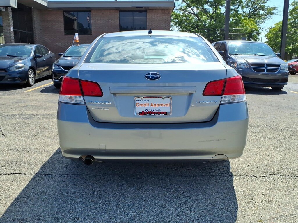 Used 2011 Subaru Legacy 2.5i Limited w/Power Moonroof Sedan