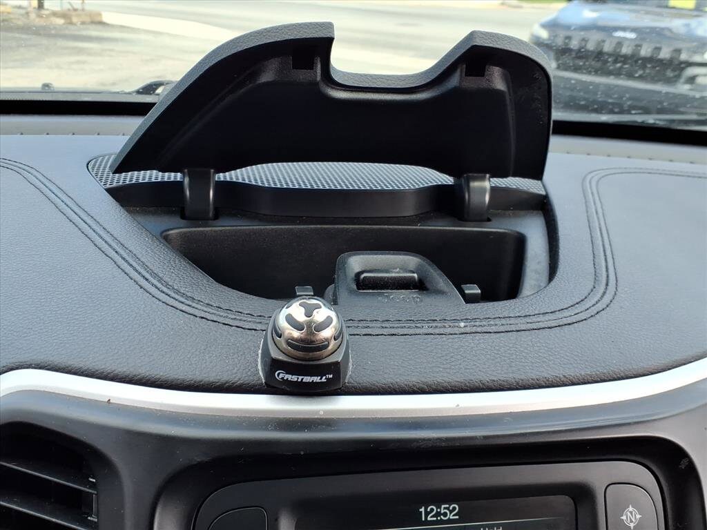 2015 Jeep Cherokee Sport - Photo 16