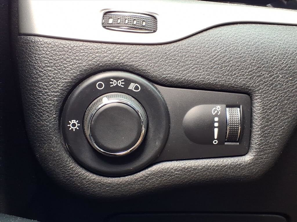 2015 Jeep Cherokee Sport - Photo 17