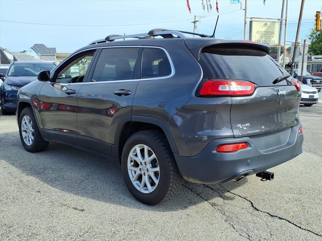 Used 2016 Jeep Cherokee Latitude 4x4 SUV
