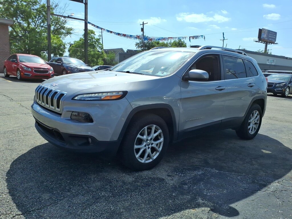 Used 2017 Jeep Cherokee Latitude 4x4 SUV